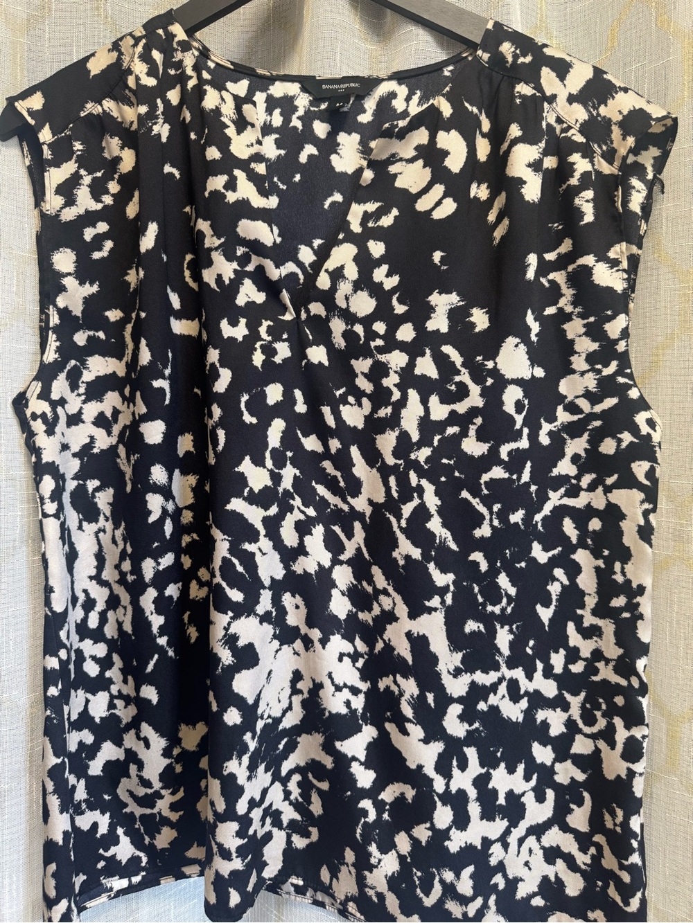 Banana Republic Black and Cream Abstract Print Sleeveless Camisole